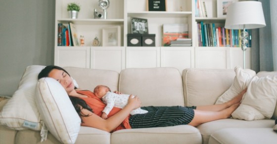 36 Awesome New Mom Gifts That She&rsquo;ll Actually Appreciate