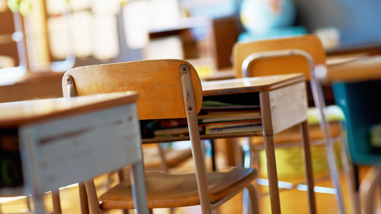 Chicago teachers union votes to return to remote learning due to coronavirus surge